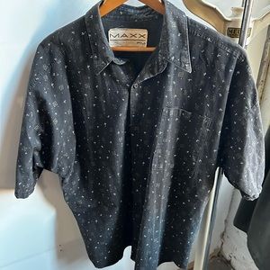 Men’s short sleeved, extra large all cotton shirt